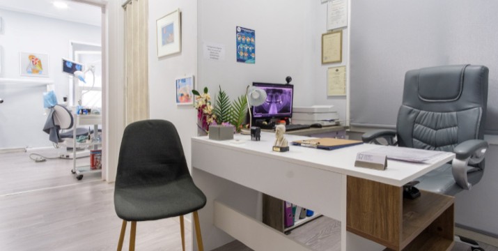  Aπό 30€ για Απλή ή Χειρουργική Εξαγωγή Δοντιών, σε Ιατρείο Στοματικής & Γναθοπροσωπικής Χειρουργικής στη Νέα Ερυθραία.