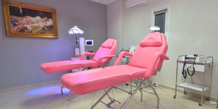 Από 19€ Θεραπείες Προσώπου για Ανάπλαση-Αντιγήρανση: Δερμοαπόξεση & Ενέσιμη Μεσοθεραπεία, στο mediASPIS στο Περιστέρι.