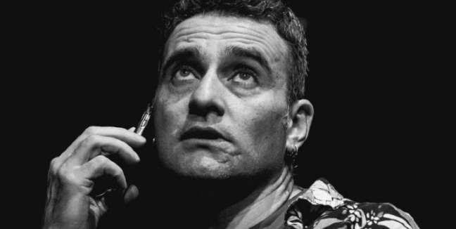 10€ για είσοδο 1 ατόμου στη διαδραστική κωμωδία μυστηρίου με τον Παύλο Κοντογιαννίδη 